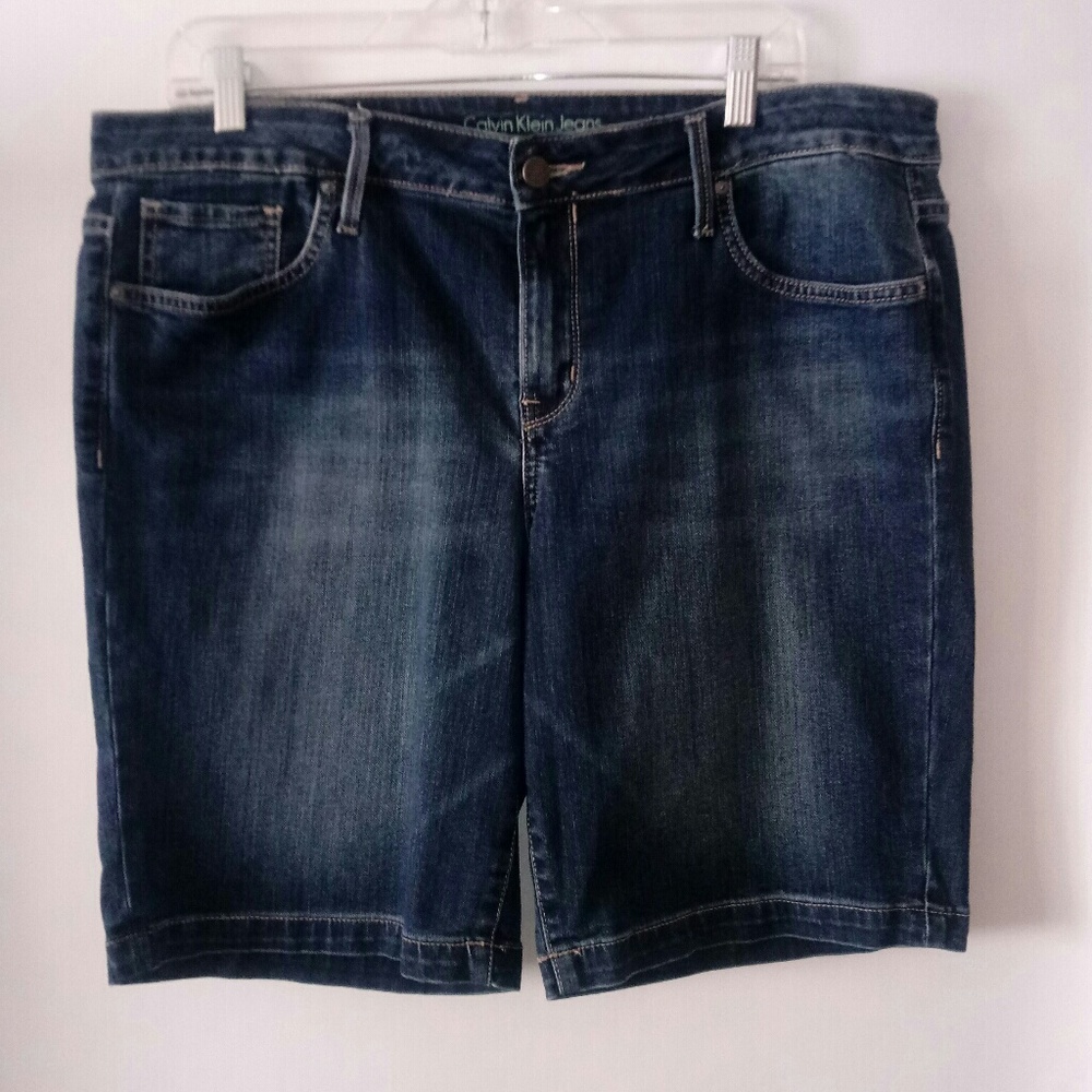 Calvin Klein Jeans Bermuda Denim Shorts Size 33/16